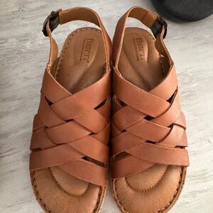 Born Tan Leather Sandals with Crisscross Straps